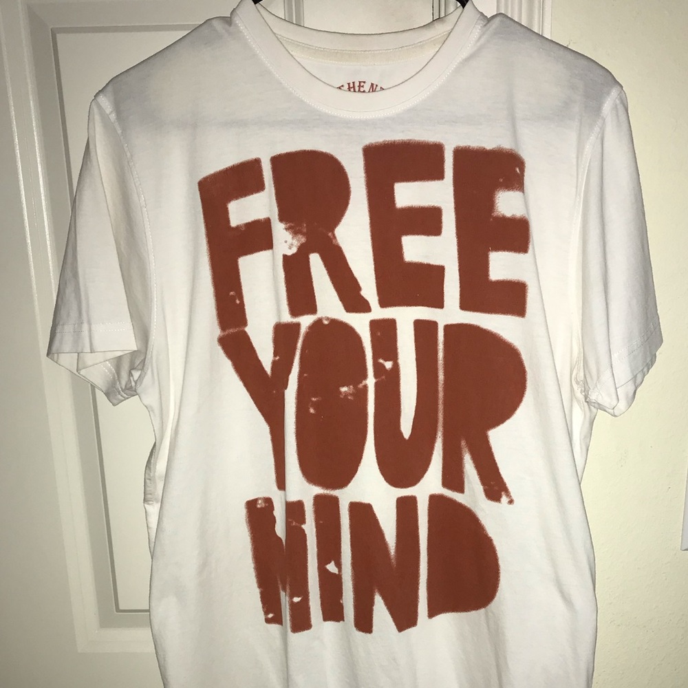 “Free Your Mind” Vintage Graphic Tee